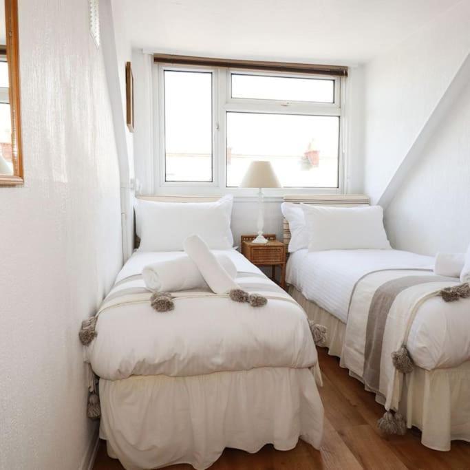 Gorgeous House In Newquay Walking Distance From Fistral Beach Extérieur photo