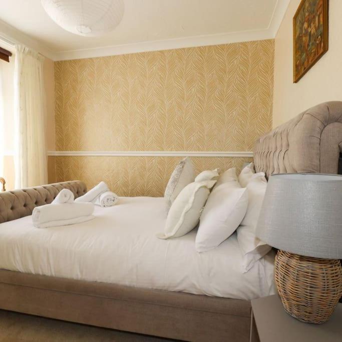 Gorgeous House In Newquay Walking Distance From Fistral Beach Extérieur photo